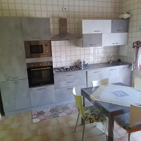 Girasole 아파트 몬테사르치오